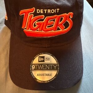 Adjustable hat